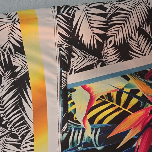 LUCKY IN LOVE Womens Bali Stripe Golf Skort sz Large (12) Multi Tropical Color - Picture 7 of 7